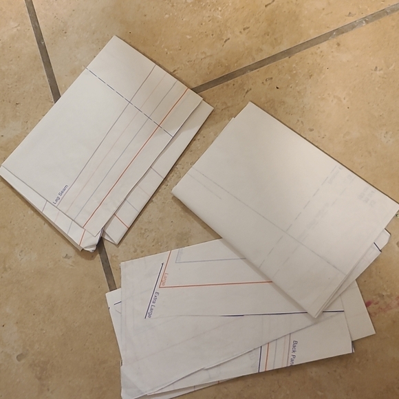 Kwik Sew Maternity Pants Pattern - Picture 3 of 4